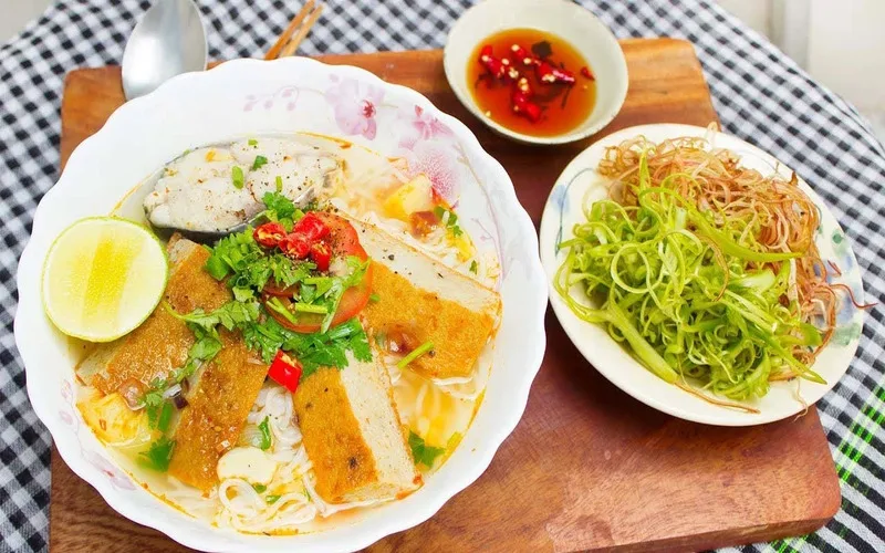 an gi khi du lich nha trang 15 mon ngon nhat dinh phai thu