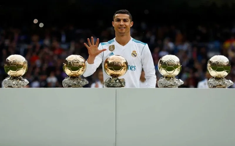 tieu su ronaldo cuoc doi su nghiep va thanh tuu vi dai