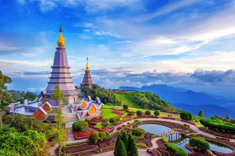 Khám phá nét hòa quyện giữa văn hóa truyền thống và nhịp sống hiện đại tại Thái Lan.