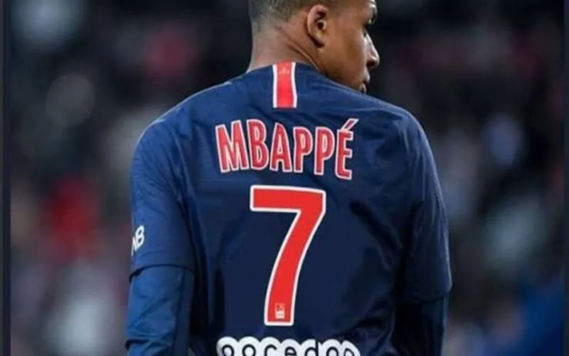 mbappe mac ao so may hanh trinh nhung con so gan voi sieu sao nuoc phap