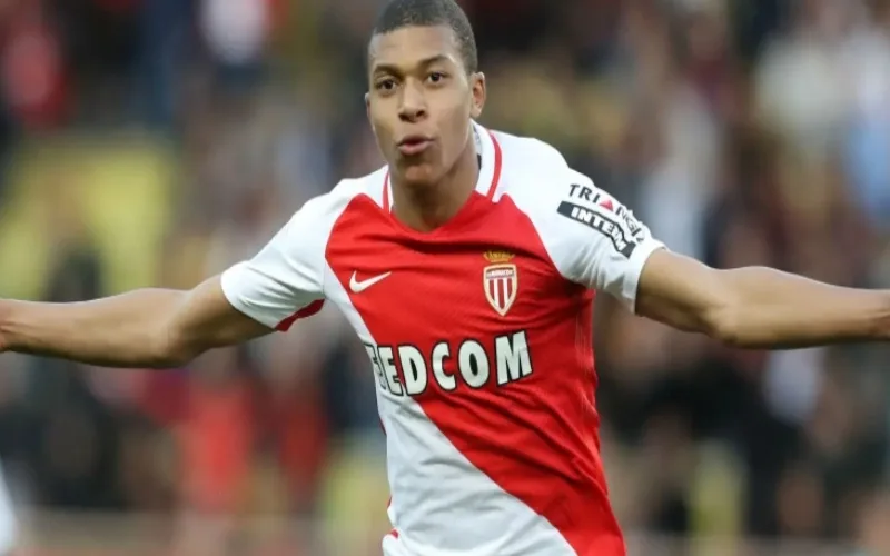 mbappe mac ao so may hanh trinh nhung con so gan voi sieu sao nuoc phap