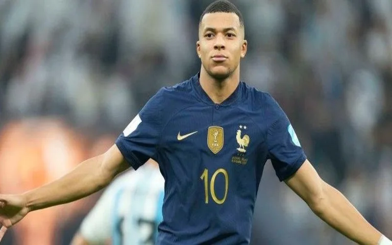 mbappe mac ao so may hanh trinh nhung con so gan voi sieu sao nuoc phap