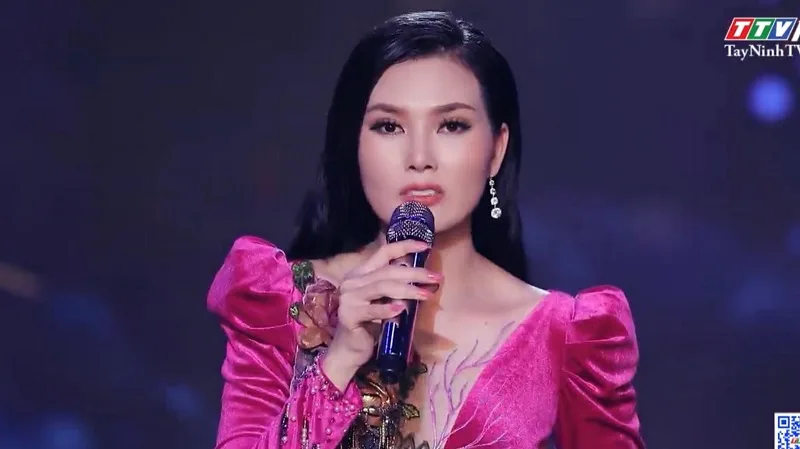 Phong cách và hình ảnh của Hoa hậu Kim Thoa Bolero