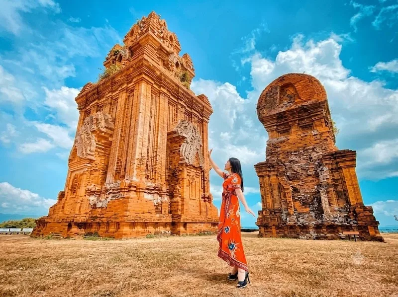 Tháp Po Sah Inư lưu giữ nhiều dấu ấn kiến trúc và văn hóa Chăm